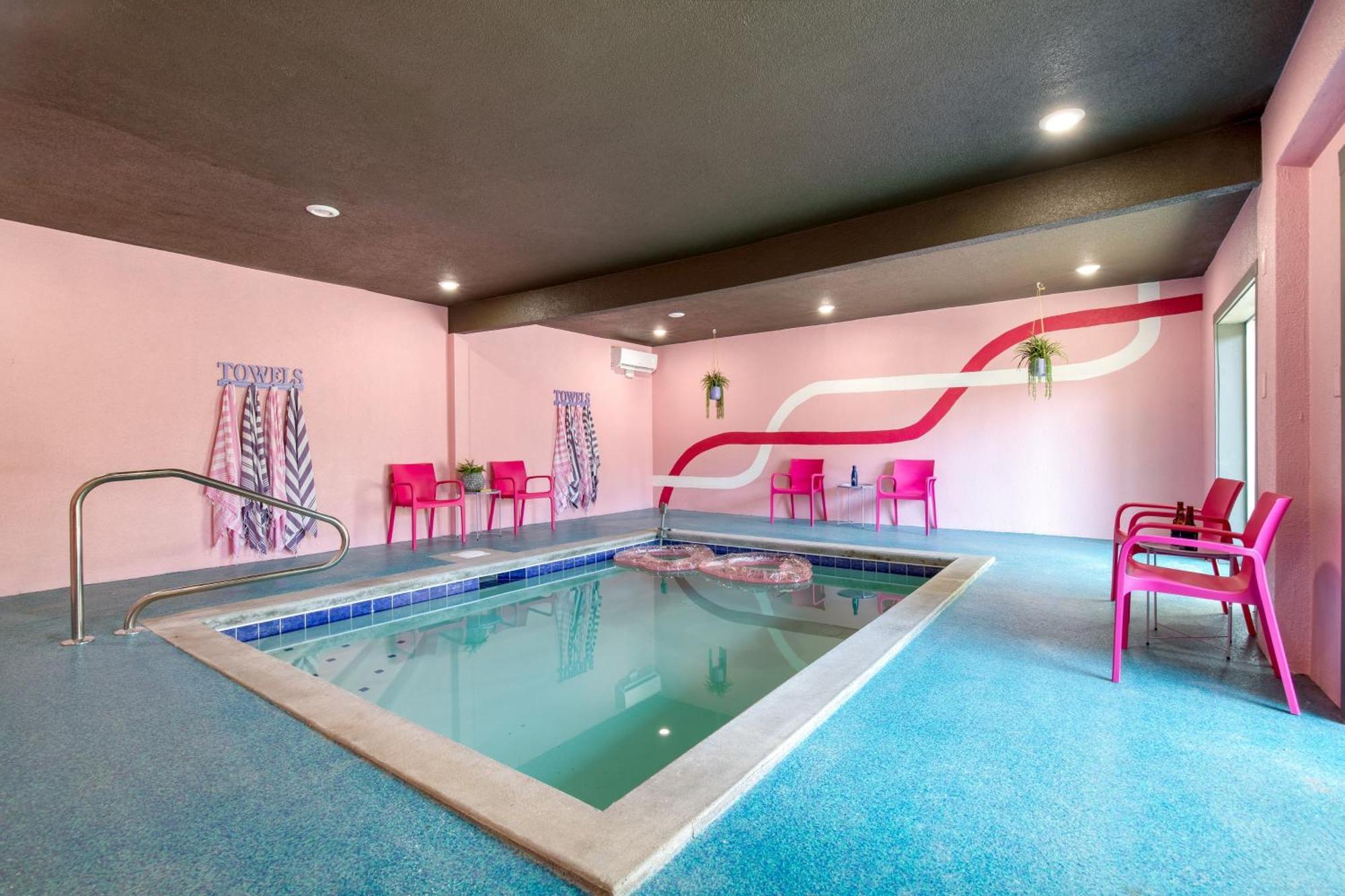 Pink Pines Avantstay Luxury Aesthetic Dream Home Indoor Pool Hot Tub Pigeon Forge Ngoại thất bức ảnh