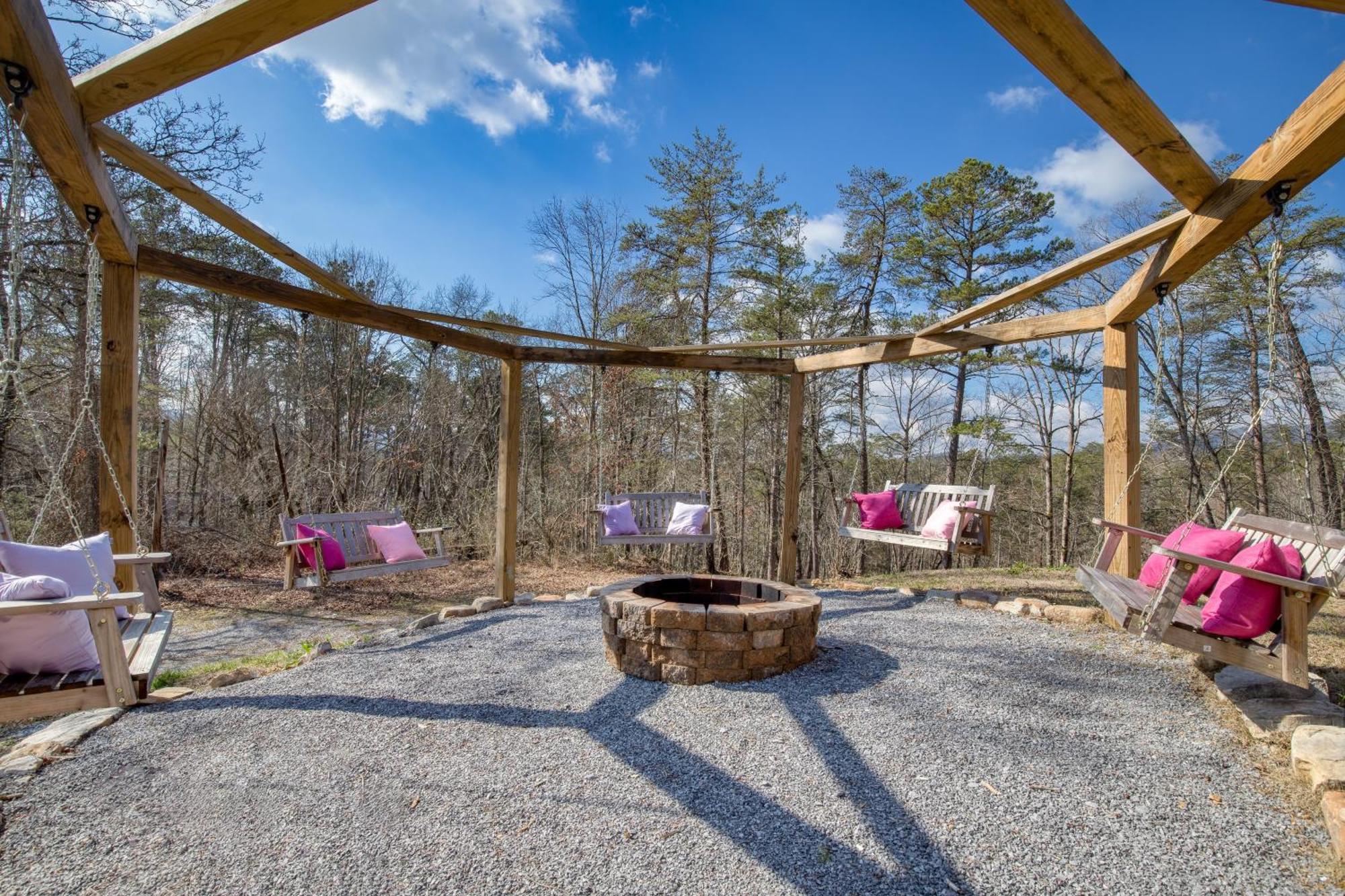 Pink Pines Avantstay Luxury Aesthetic Dream Home Indoor Pool Hot Tub Pigeon Forge Ngoại thất bức ảnh
