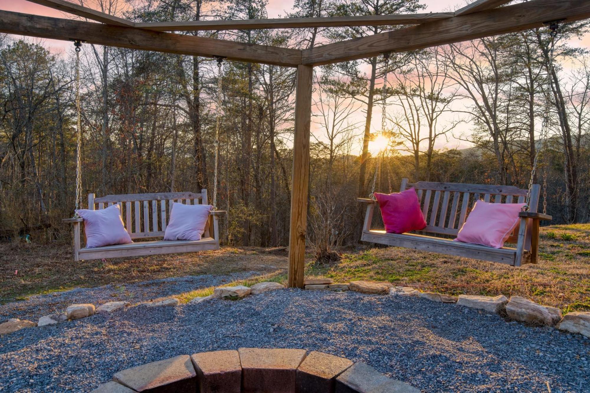 Pink Pines Avantstay Luxury Aesthetic Dream Home Indoor Pool Hot Tub Pigeon Forge Ngoại thất bức ảnh