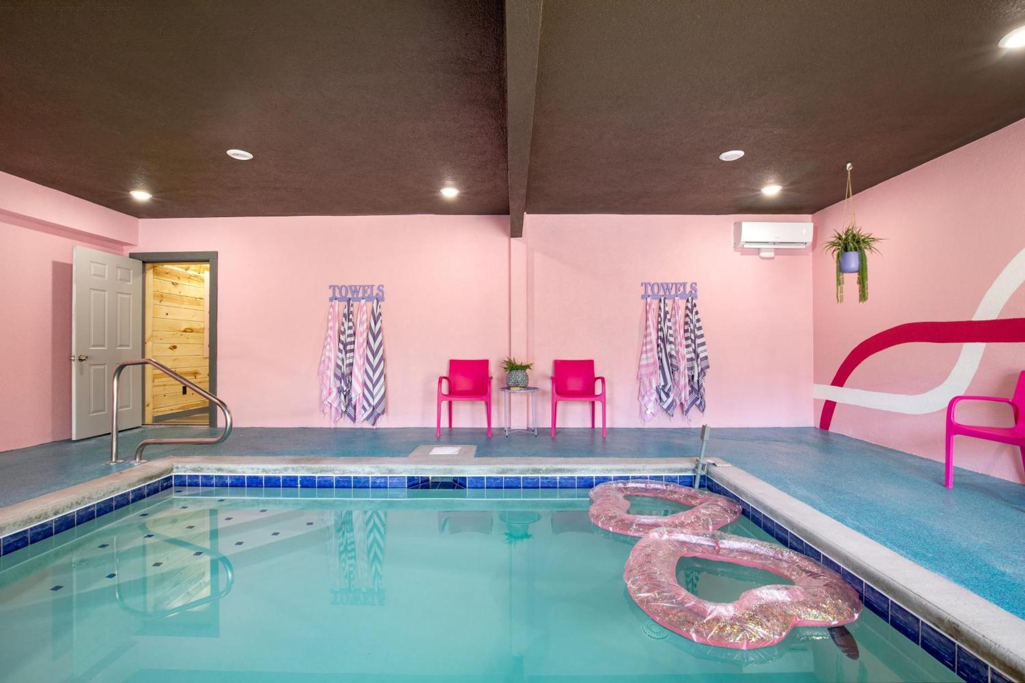Pink Pines Avantstay Luxury Aesthetic Dream Home Indoor Pool Hot Tub Pigeon Forge Ngoại thất bức ảnh